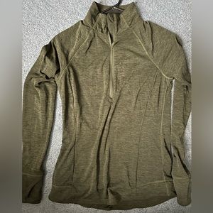 Avis long sleeve activewear